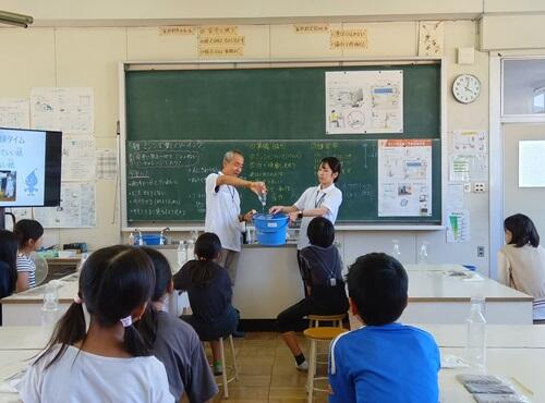 〇241010_光風台小学校出前授業_実験1.JPG